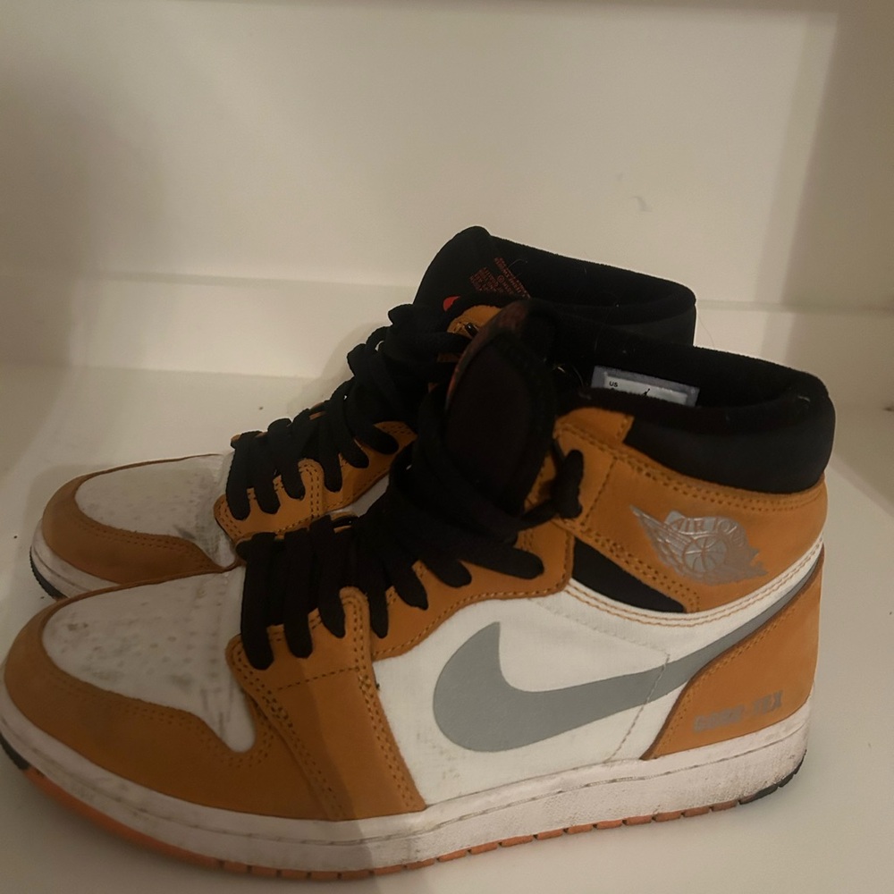 Jordan 1 Gore-Tex light curry colorway